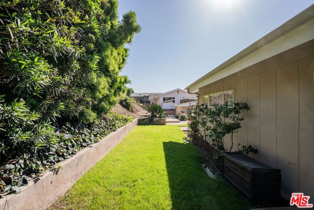 17921 VICINO Way, Pacific Palisades, CA 90272