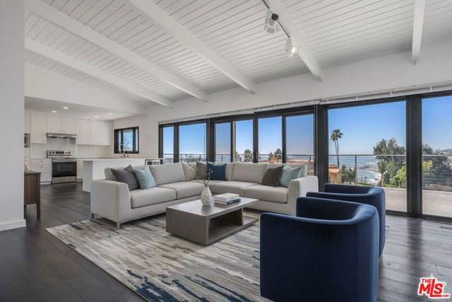 17921 VICINO Way, Pacific Palisades, CA 90272