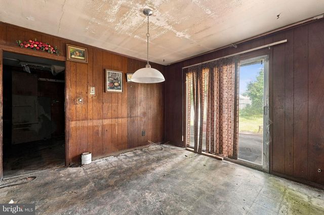 2 BARRINGTON LN, Willingboro, NJ 08046