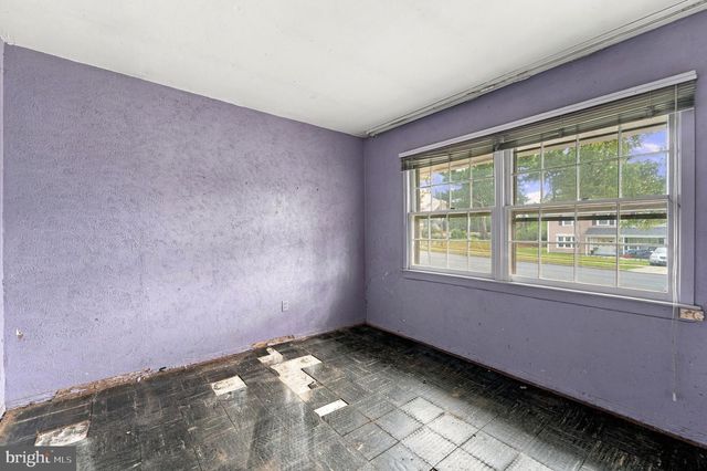 2 BARRINGTON LN, Willingboro, NJ 08046