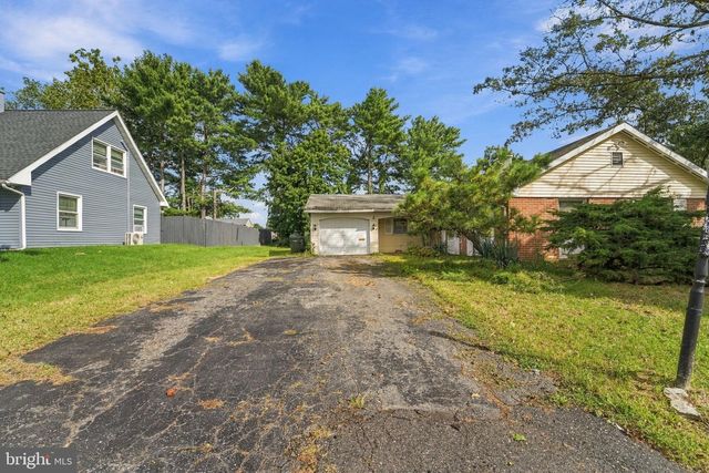 2 BARRINGTON LN, Willingboro, NJ 08046