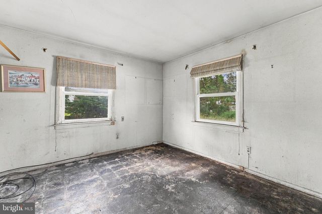 2 BARRINGTON LN, Willingboro, NJ 08046
