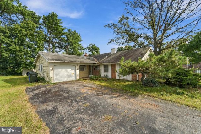 2 BARRINGTON LN, Willingboro, NJ 08046