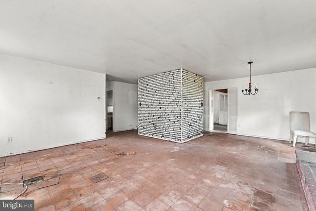 2 BARRINGTON LN, Willingboro, NJ 08046