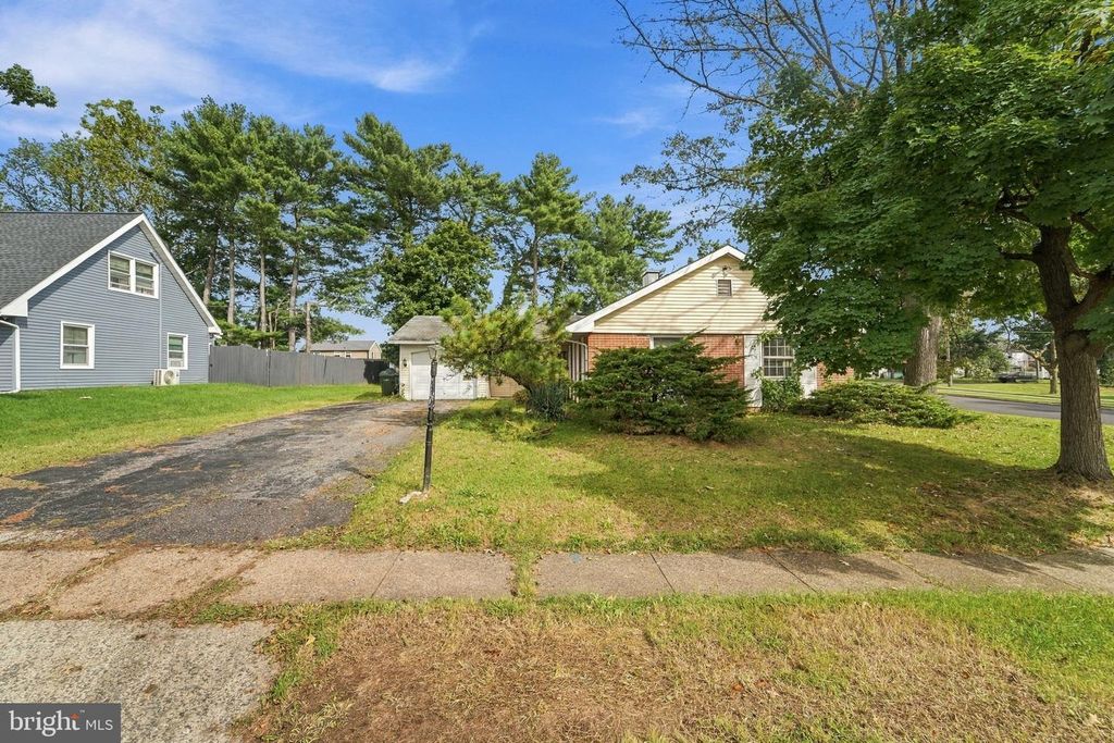 2 BARRINGTON LN, Willingboro, NJ 08046 — photo 2
