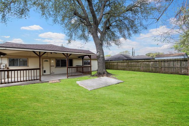 14154 Whispering Palms Drive, Houston, TX 77066