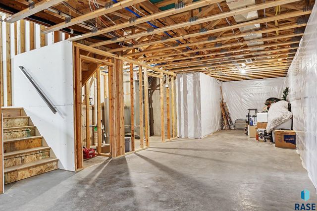 6800 E Smyrna Cir Circle, Sioux Falls, SD 57110