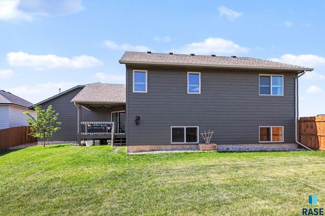 6800 E Smyrna Cir Circle, Sioux Falls, SD 57110