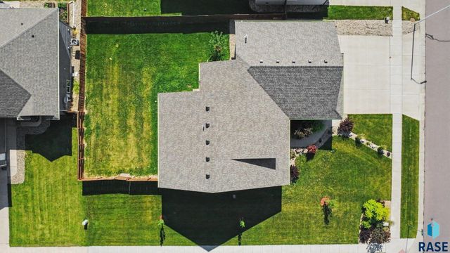 6800 E Smyrna Cir Circle, Sioux Falls, SD 57110