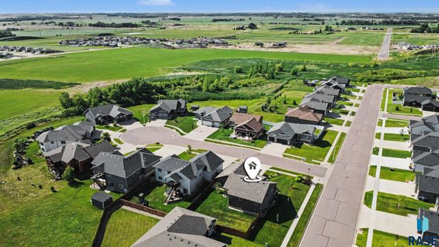 6800 E Smyrna Cir Circle, Sioux Falls, SD 57110