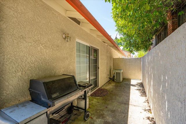 732 Stonebriar Trail, Redding, CA 96003