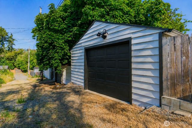 1836 E Fairbanks Street, Tacoma, WA 98404
