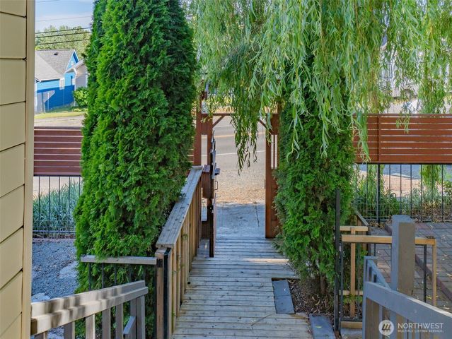 1836 E Fairbanks Street, Tacoma, WA 98404