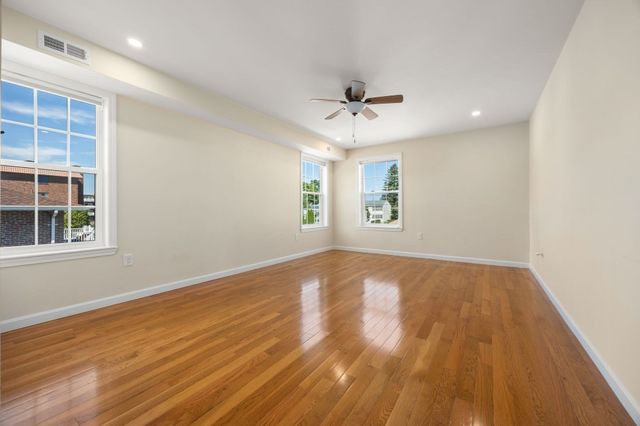 89 Devir St, Malden, MA 02148
