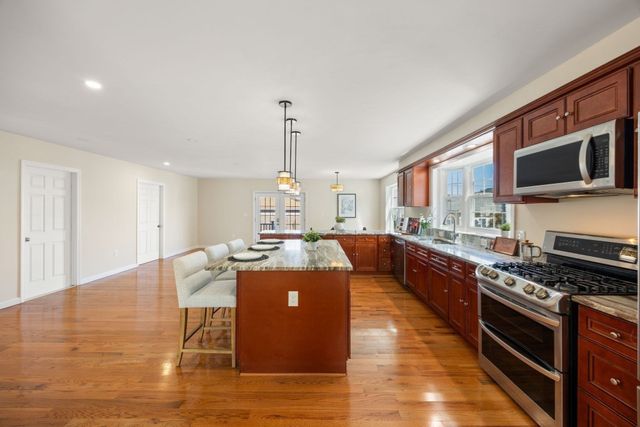 89 Devir St, Malden, MA 02148