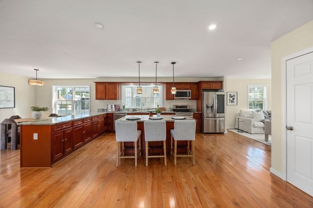89 Devir St, Malden, MA 02148