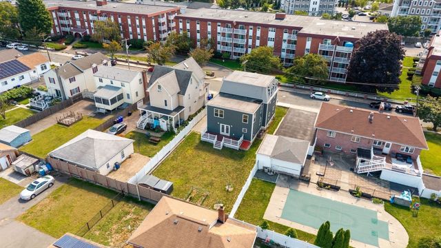 89 Devir St, Malden, MA 02148
