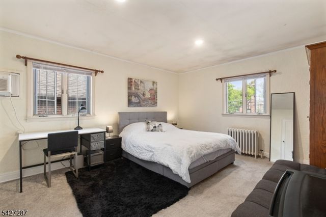 16 Summit Rd, Clifton City, NJ 07012