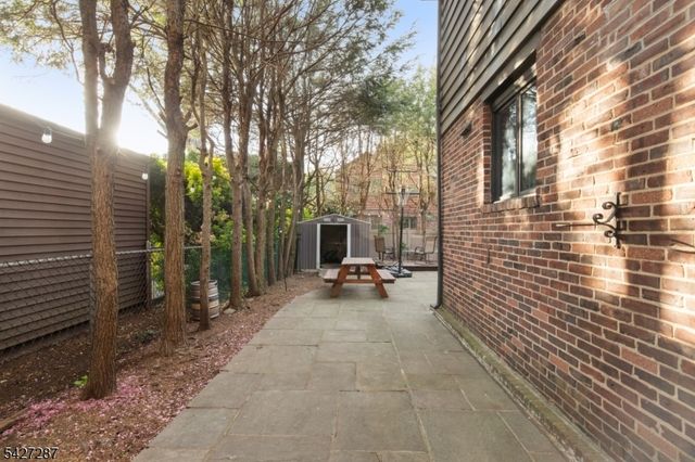 16 Summit Rd, Clifton City, NJ 07012