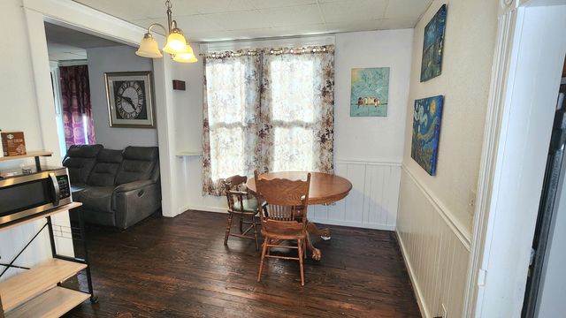 408 5th Street, Monett, MO 65708