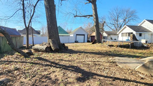 408 5th Street, Monett, MO 65708