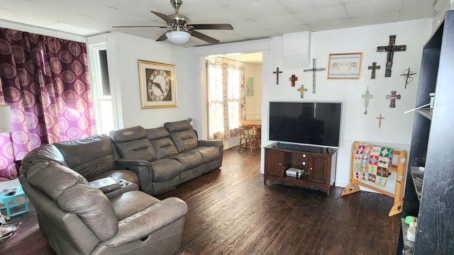 408 5th Street, Monett, MO 65708