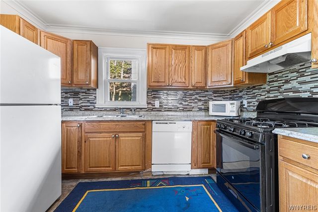 37 Northrup Place, Buffalo, NY 14214