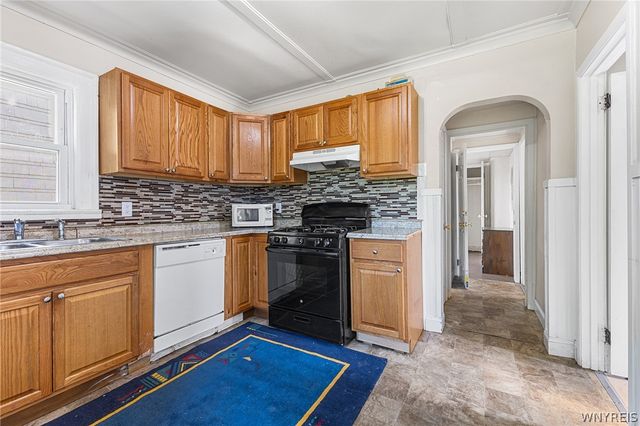 37 Northrup Place, Buffalo, NY 14214