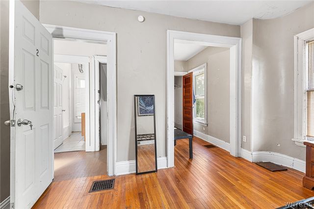 37 Northrup Place, Buffalo, NY 14214