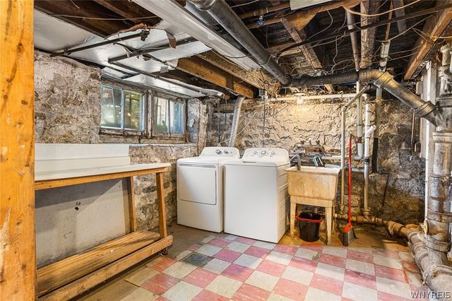 37 Northrup Place, Buffalo, NY 14214