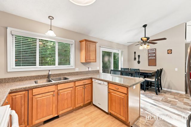 5764 Grand Oaks Drive Ne, Plainfield Twp, MI 49321