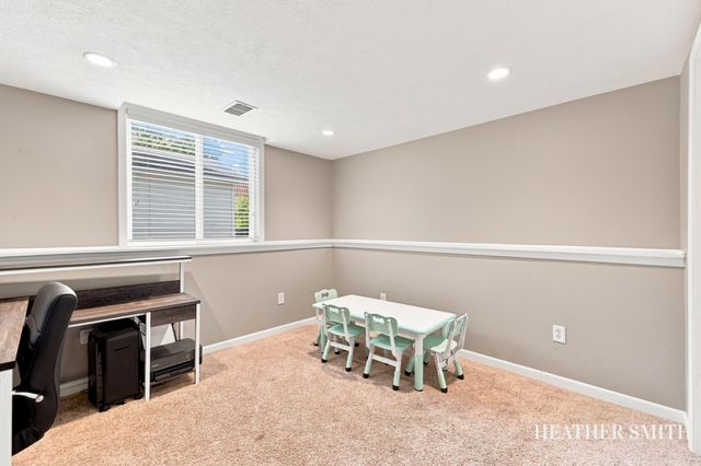 5764 Grand Oaks Drive Ne, Plainfield Twp, MI 49321