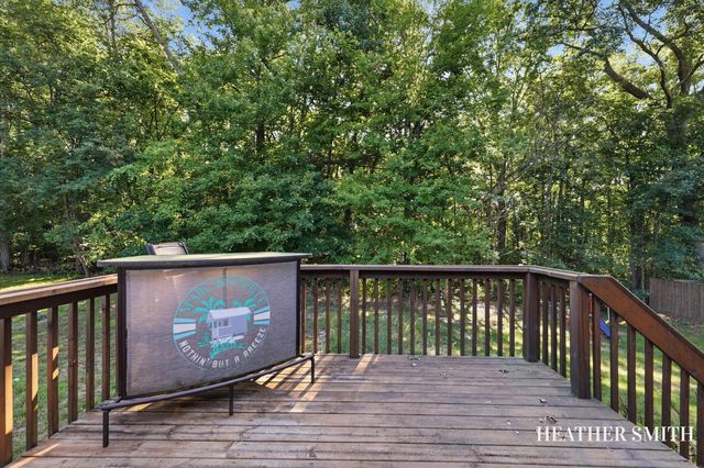 5764 Grand Oaks Drive Ne, Plainfield Twp, MI 49321