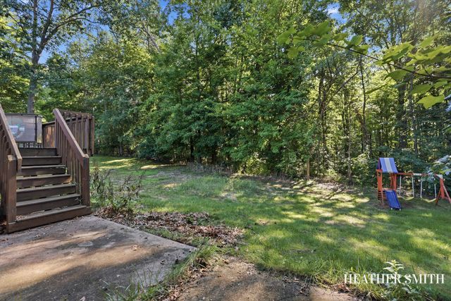 5764 Grand Oaks Drive Ne, Plainfield Twp, MI 49321