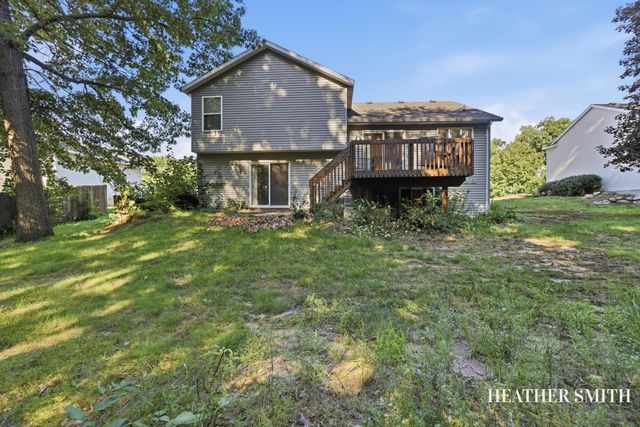 5764 Grand Oaks Drive Ne, Plainfield Twp, MI 49321