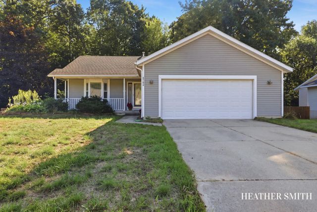 5764 Grand Oaks Drive Ne, Plainfield Twp, MI 49321