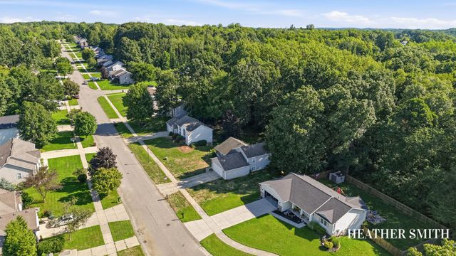 5764 Grand Oaks Drive Ne, Plainfield Twp, MI 49321