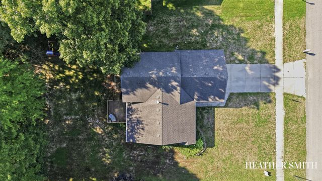 5764 Grand Oaks Drive Ne, Plainfield Twp, MI 49321