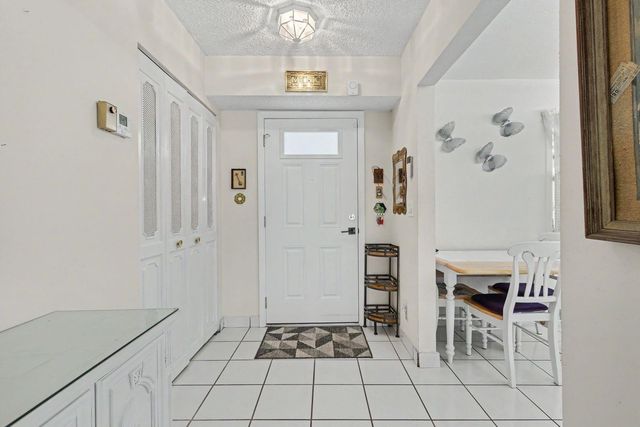 414 SE 10th Street 102, Dania Beach, FL 33004