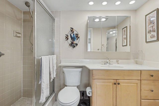 414 SE 10th Street 102, Dania Beach, FL 33004