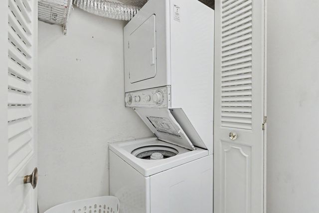 414 SE 10th Street 102, Dania Beach, FL 33004