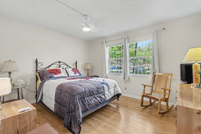 414 SE 10th Street 102, Dania Beach, FL 33004