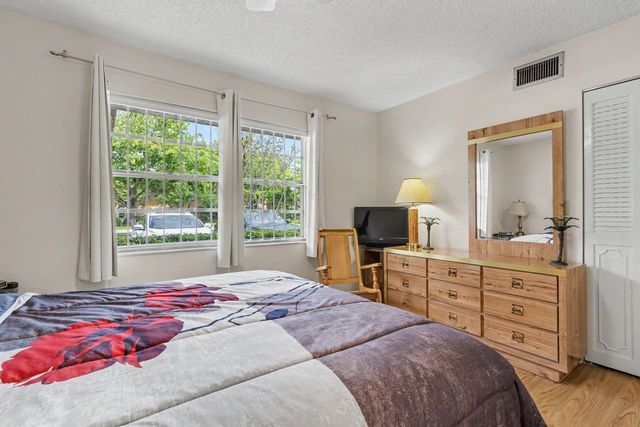 414 SE 10th Street 102, Dania Beach, FL 33004