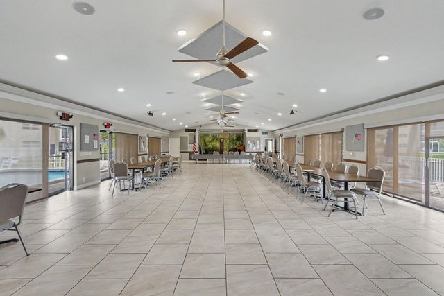 414 SE 10th Street 102, Dania Beach, FL 33004