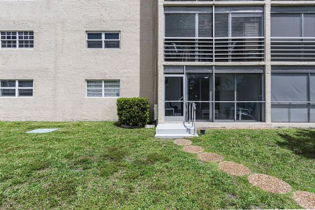 414 SE 10th Street 102, Dania Beach, FL 33004