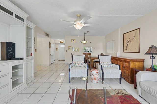 414 SE 10th Street 102, Dania Beach, FL 33004