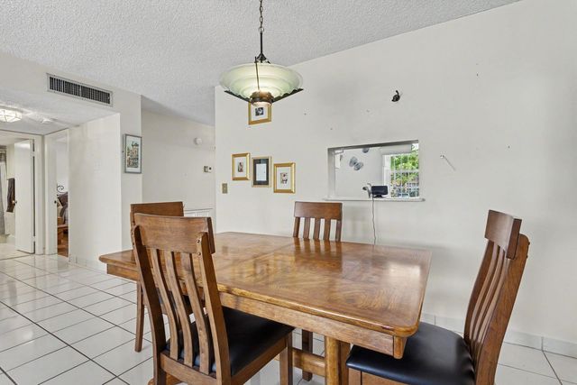 414 SE 10th Street 102, Dania Beach, FL 33004