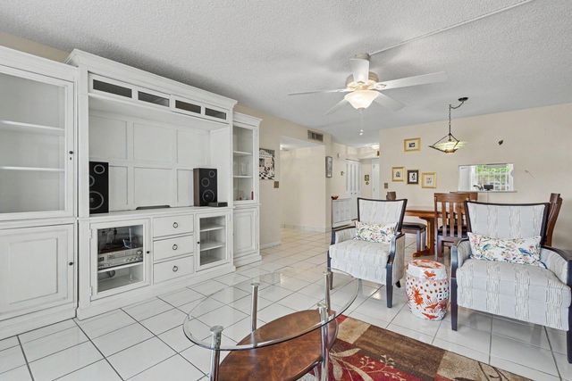 414 SE 10th Street 102, Dania Beach, FL 33004