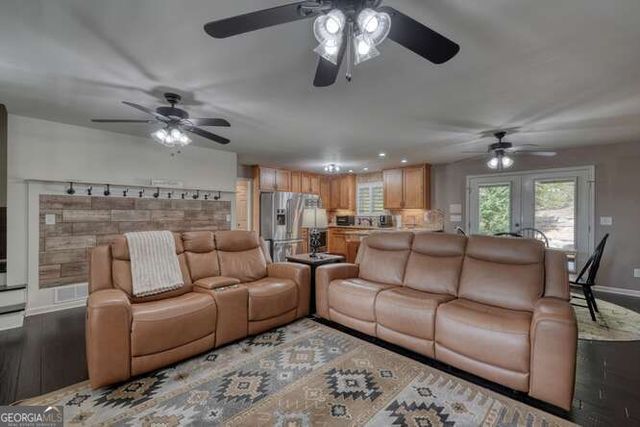 25 Scooter Lane, Blairsville, GA 30512