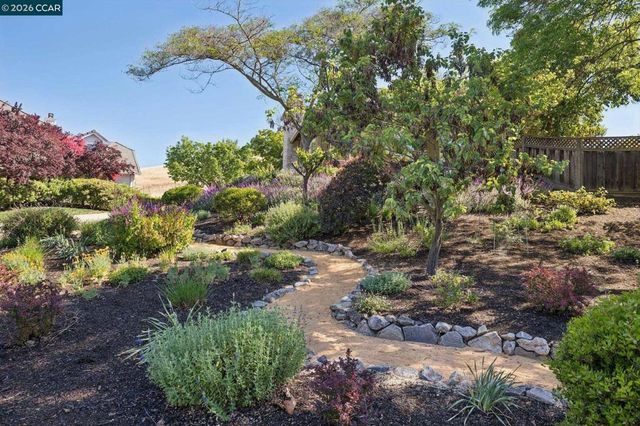 680 Quail Crest Drive, Walnut Creek, CA 94598